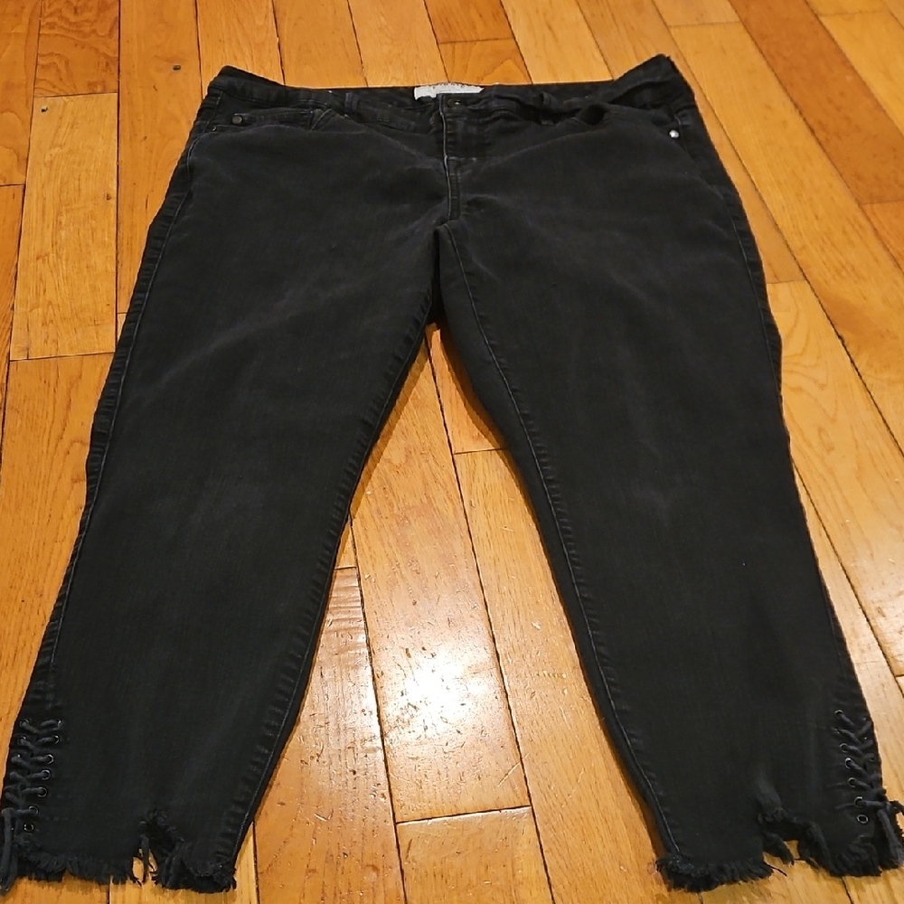 Torrid Black Cropped Jeans